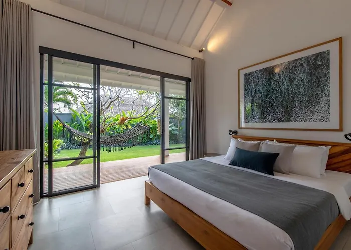 Elegant Living, Secure Swimming! 4br Modern * Uluwatu