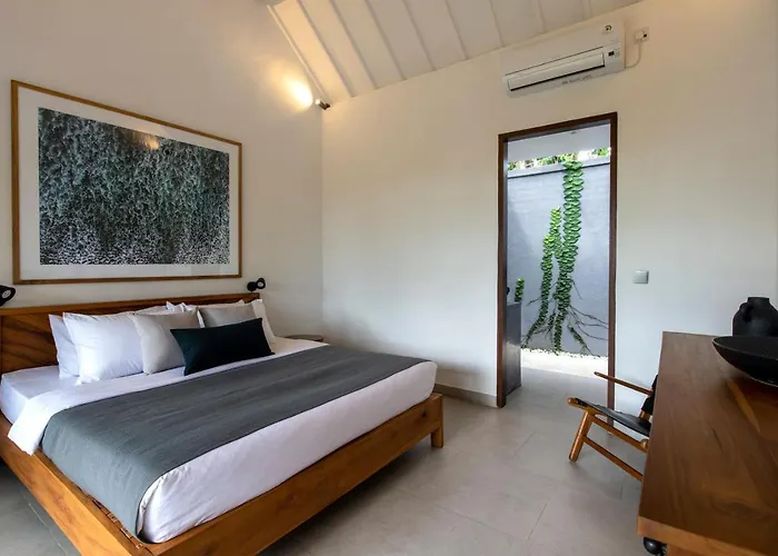 Elegant Living, Secure Swimming! 4br Modern Villa