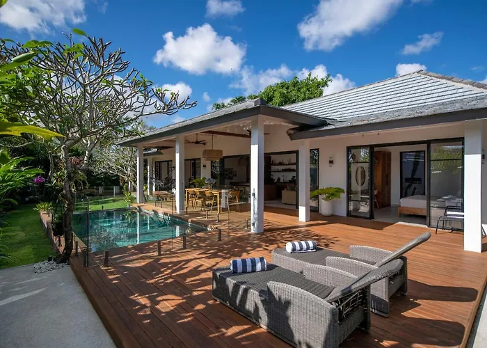 Elegant Living, Secure Swimming! 4br Modern